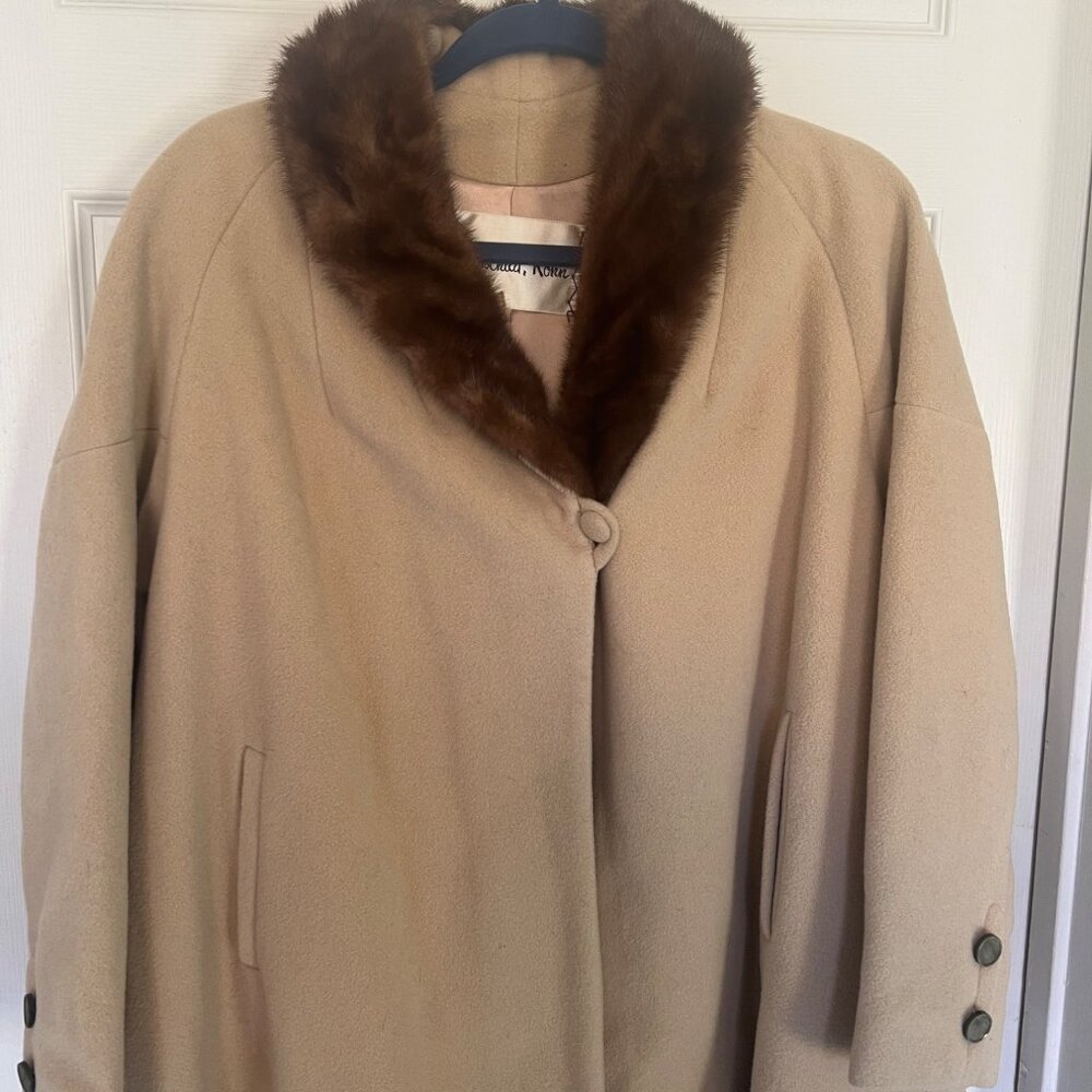 Vintage Hochschild Kohn Camel Fur Collar Swing Coat Overcoat Cape Retro 50s 60s - Picture 2 of 14